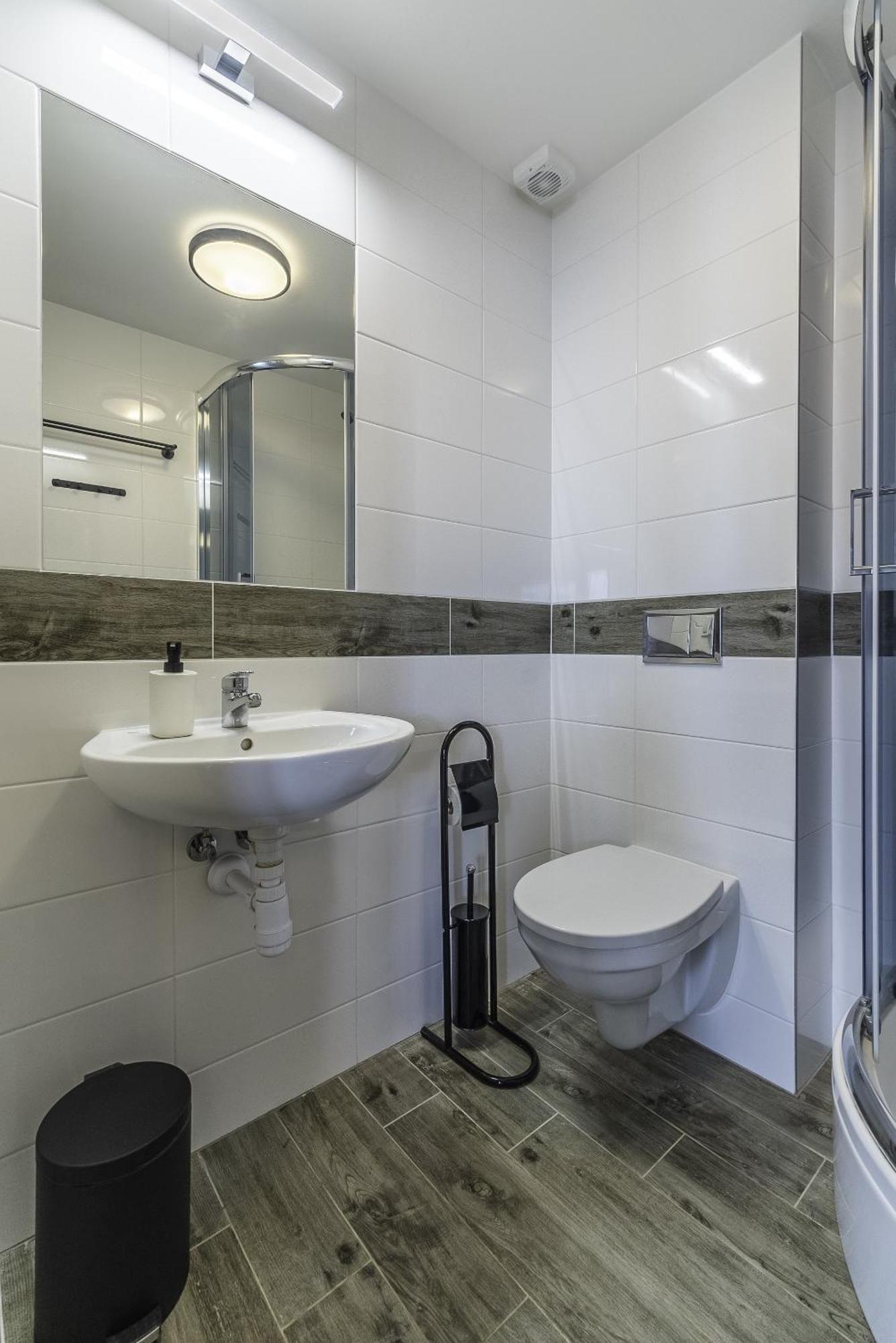 Frajda Domki - Apartamenty 6-Osobowe - Salon I Dwie Sypialnie Oraz Studia 4-Osobowe - Pokoj Z Aneksem Kuchennym Rewal Exterior foto